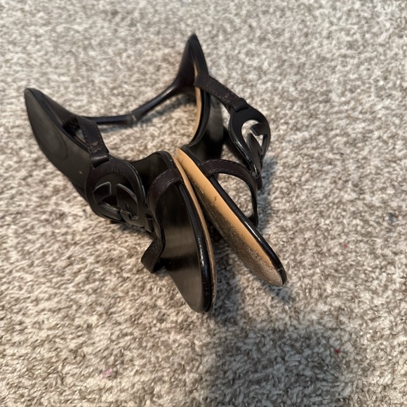 Gucci Women's Black Sandals with Logo Detail - Picture 5 of 8